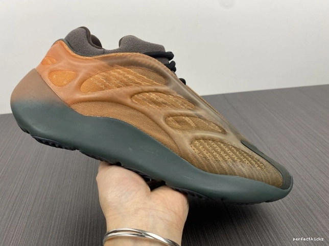 V3 Yeezy Adidas Boost Copfade GY4109 700 0801